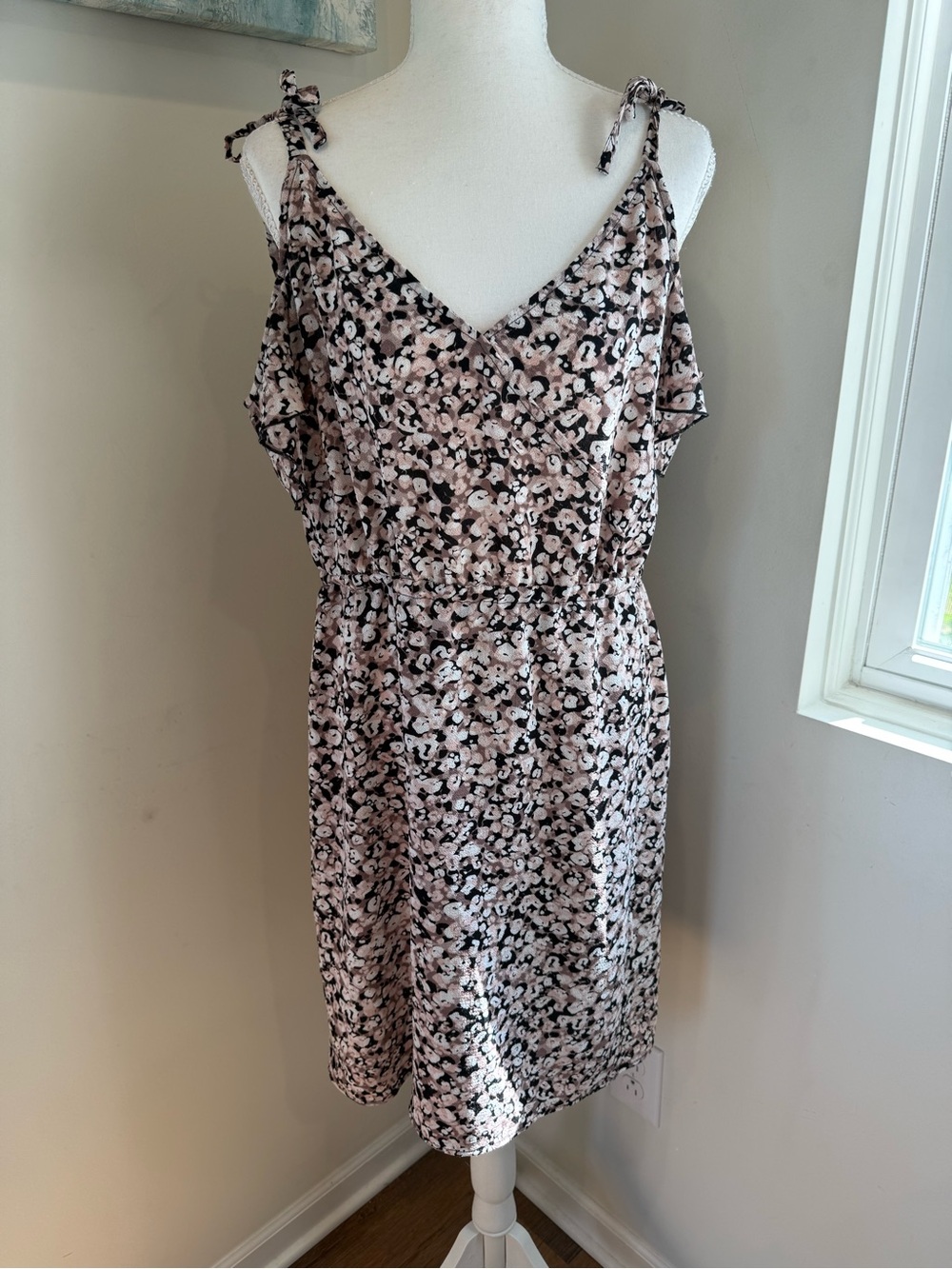 libby. edelman Pink & Black Floral Tie-Shoulder Midi Dress